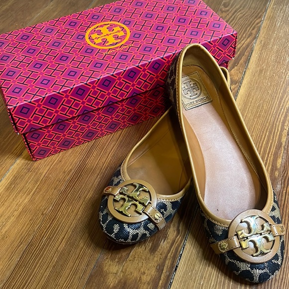 Tory Burch Leopard Flats - Picture 1 of 4
